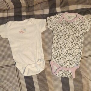 Gerber White & Light Pink Leopard-Print Short-Sleeve Baby Bodysuit Set